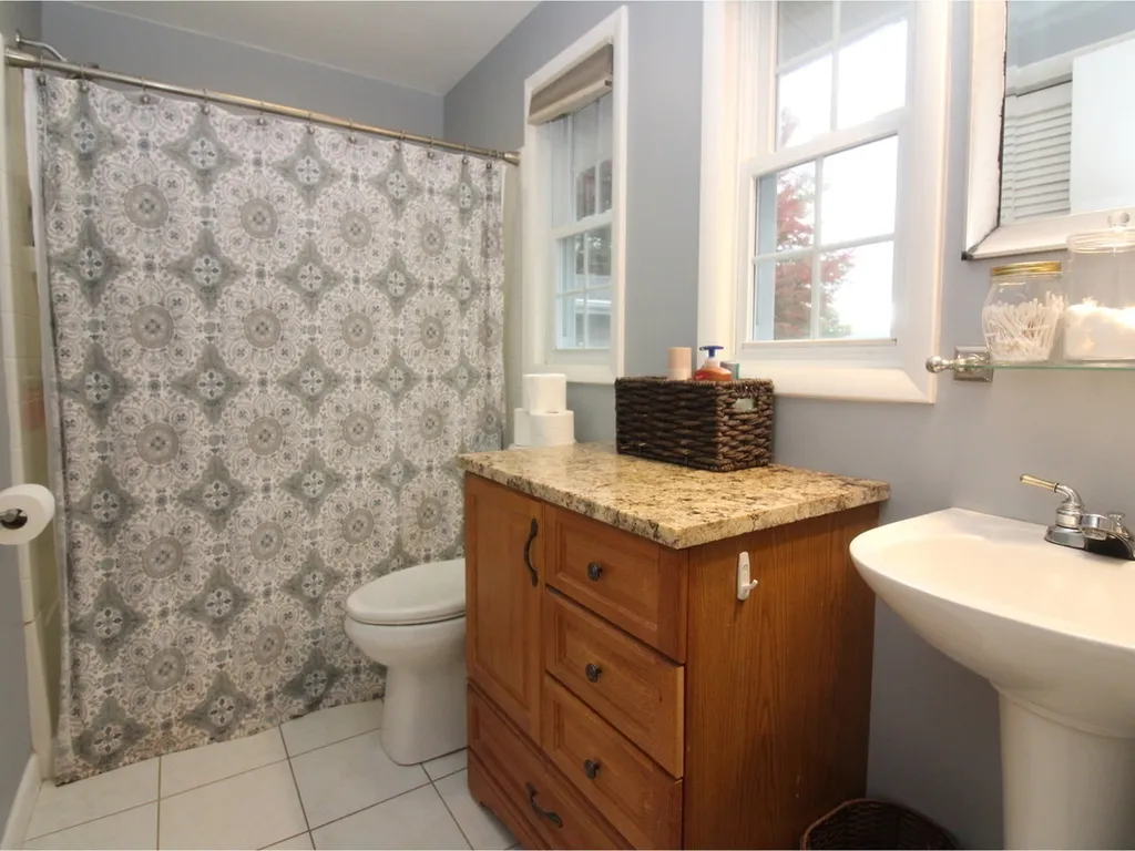 15 Rudgate Road Colchester VT 05446