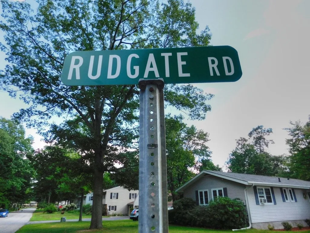 15 Rudgate Road Colchester VT 05446