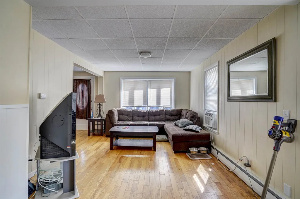 24 Joliette Street Manchester NH 03102