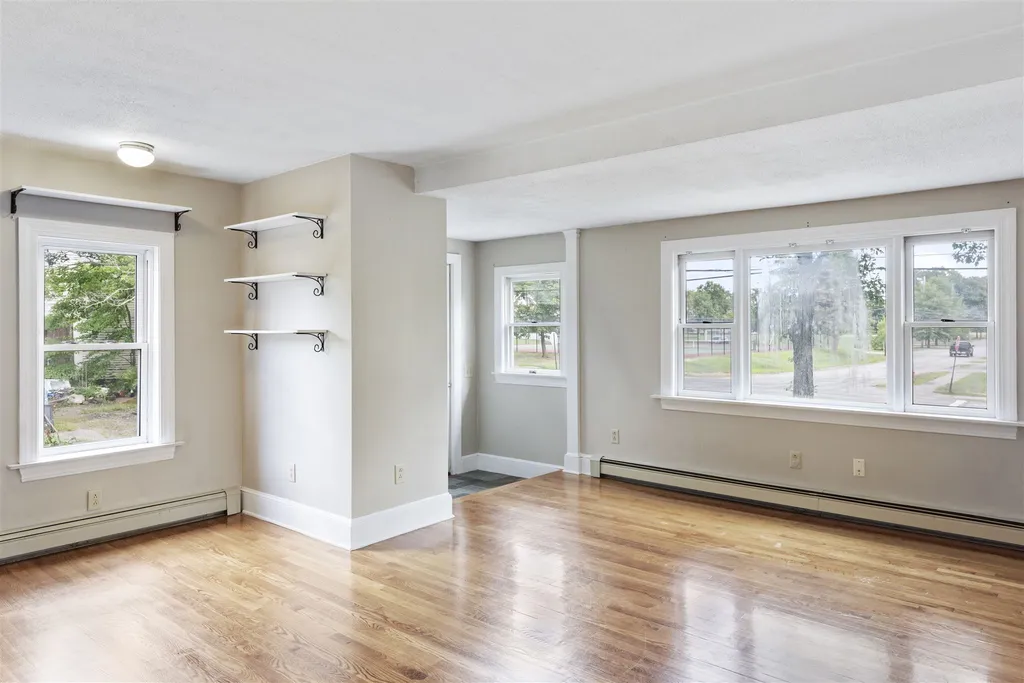 172 Washington Street Laconia NH 03246