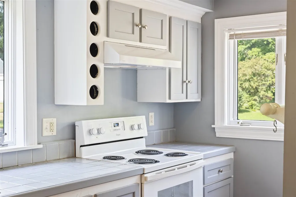 172 Washington Street Laconia NH 03246