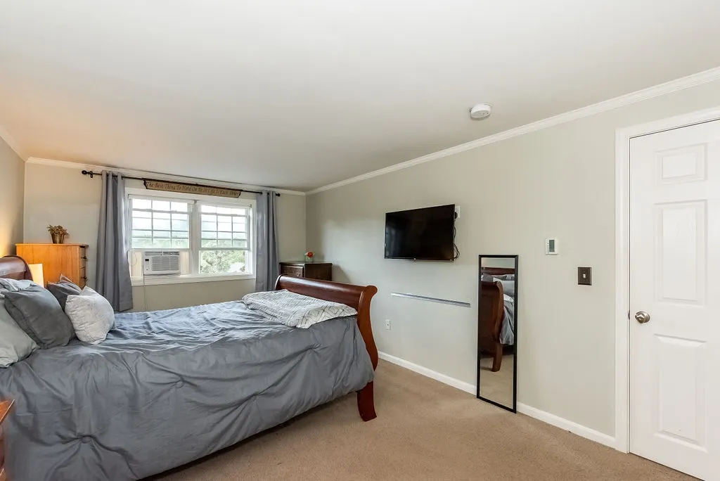 557 Sagamore Avenue Portsmouth NH 03801