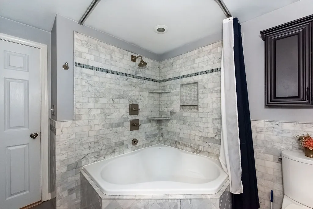 557 Sagamore Avenue Portsmouth NH 03801