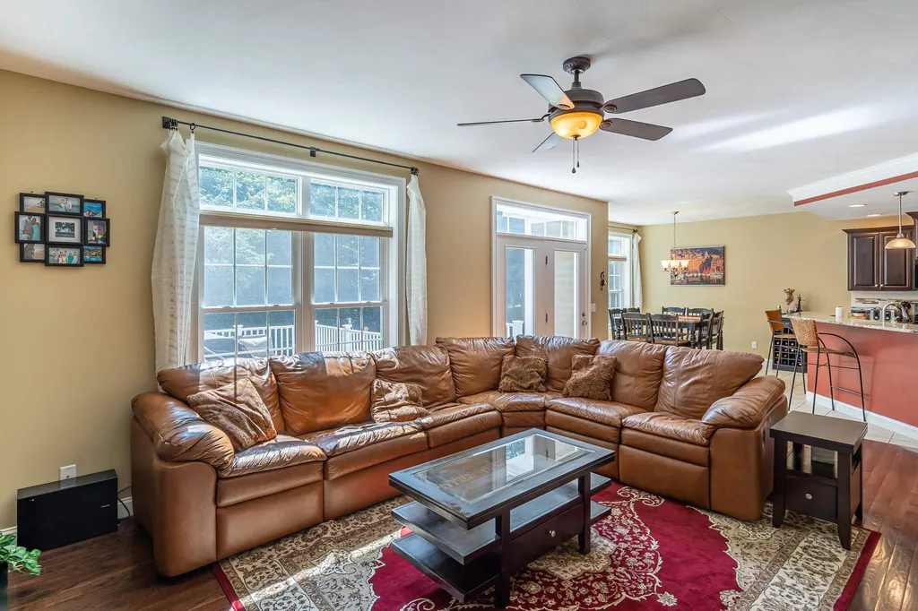 51 Hawthorne Drive Auburn NH 03032