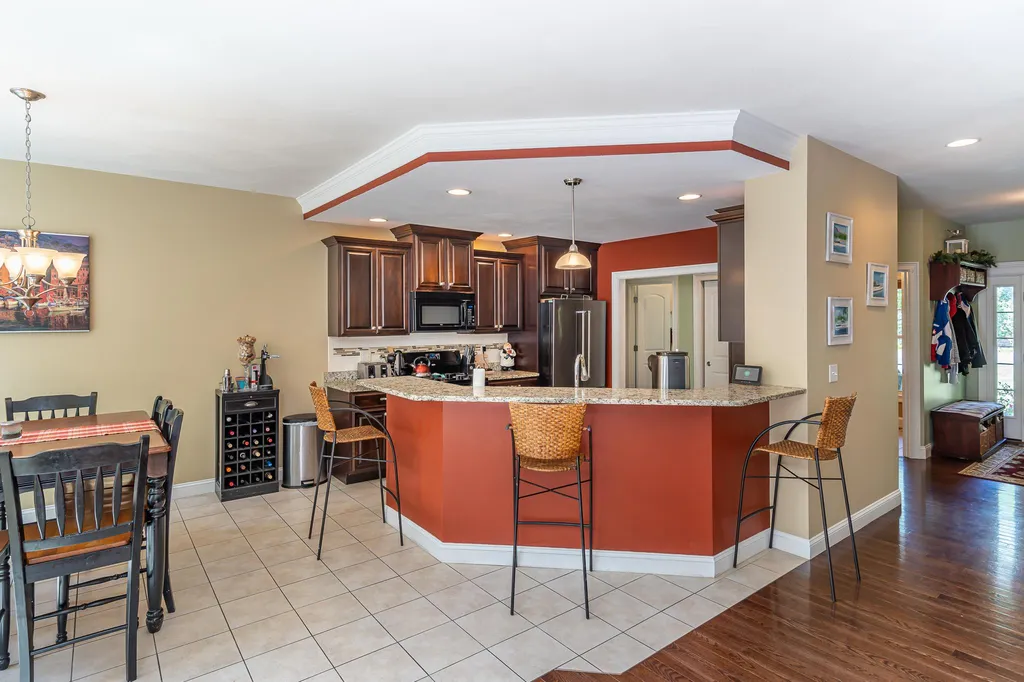 51 Hawthorne Drive Auburn NH 03032