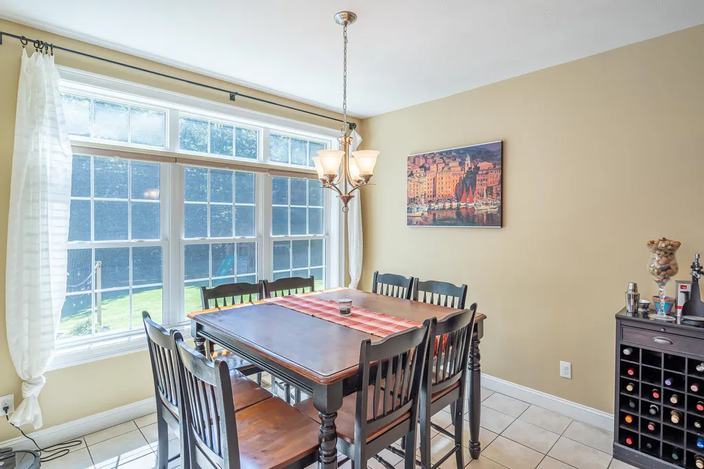 51 Hawthorne Drive Auburn NH 03032