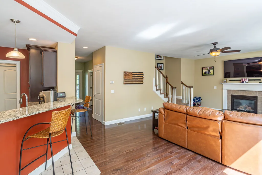 51 Hawthorne Drive Auburn NH 03032