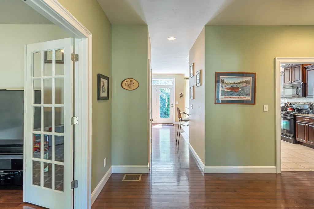 51 Hawthorne Drive Auburn NH 03032