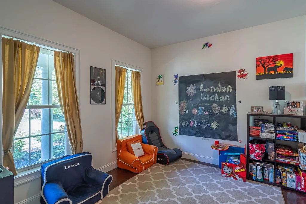 51 Hawthorne Drive Auburn NH 03032