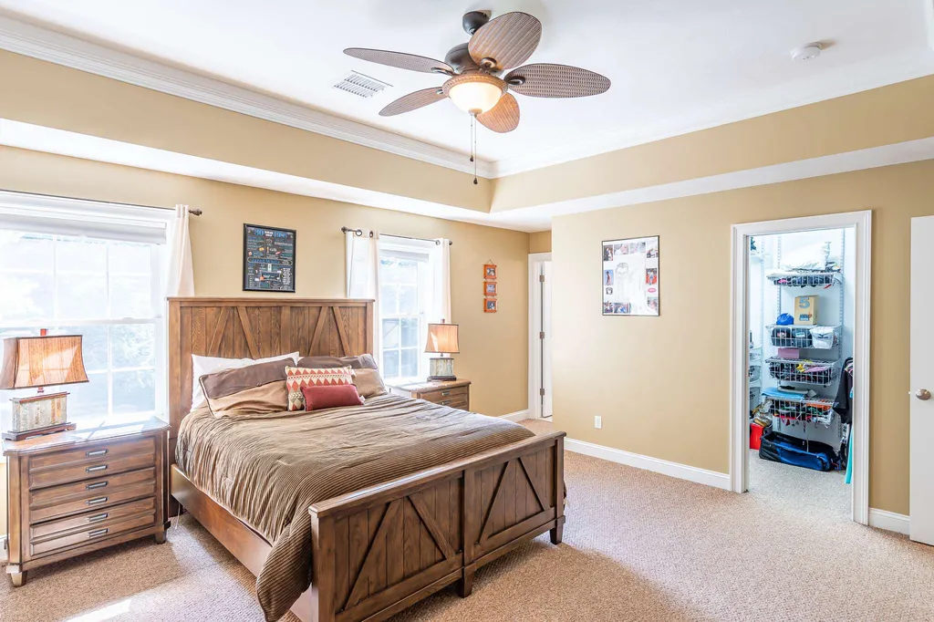 51 Hawthorne Drive Auburn NH 03032