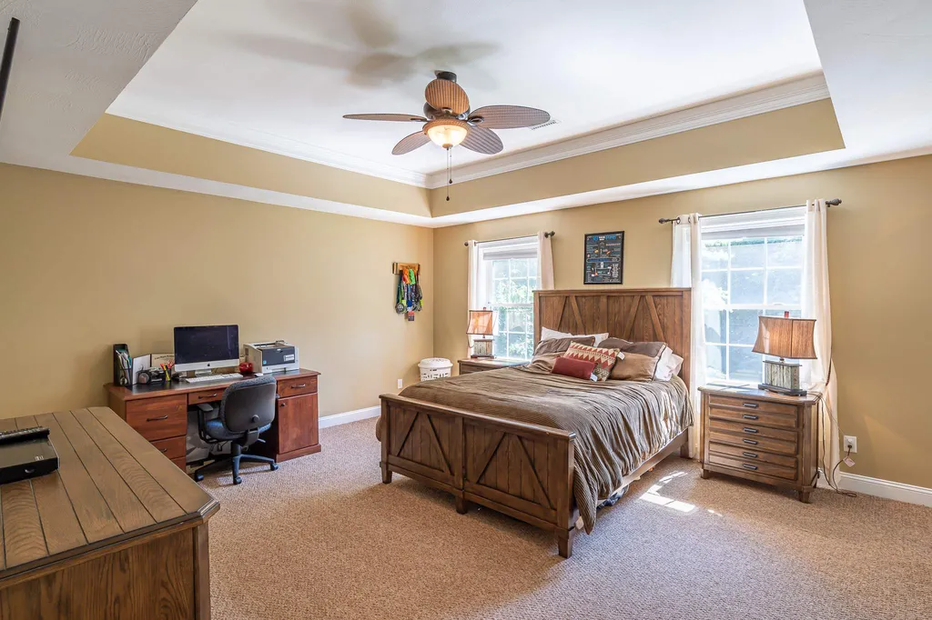51 Hawthorne Drive Auburn NH 03032