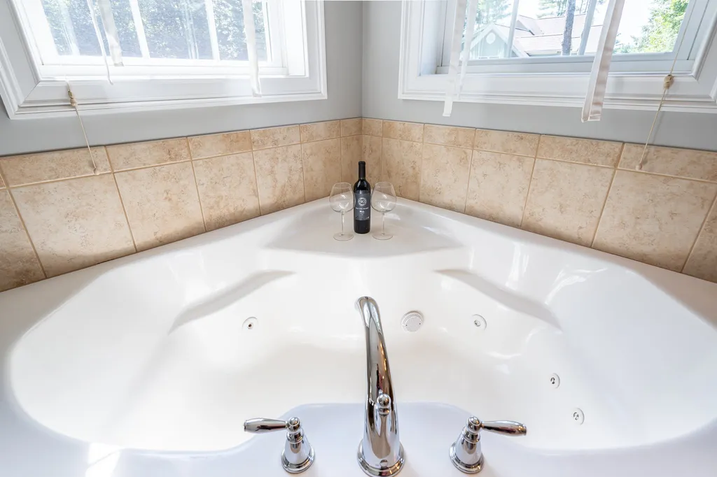 51 Hawthorne Drive Auburn NH 03032