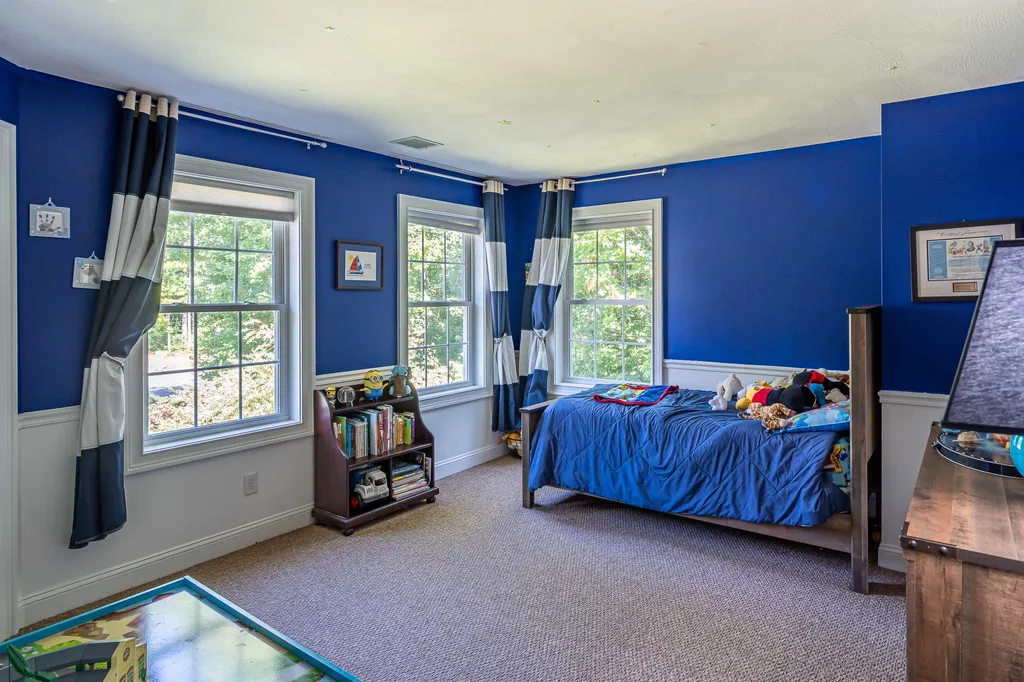 51 Hawthorne Drive Auburn NH 03032
