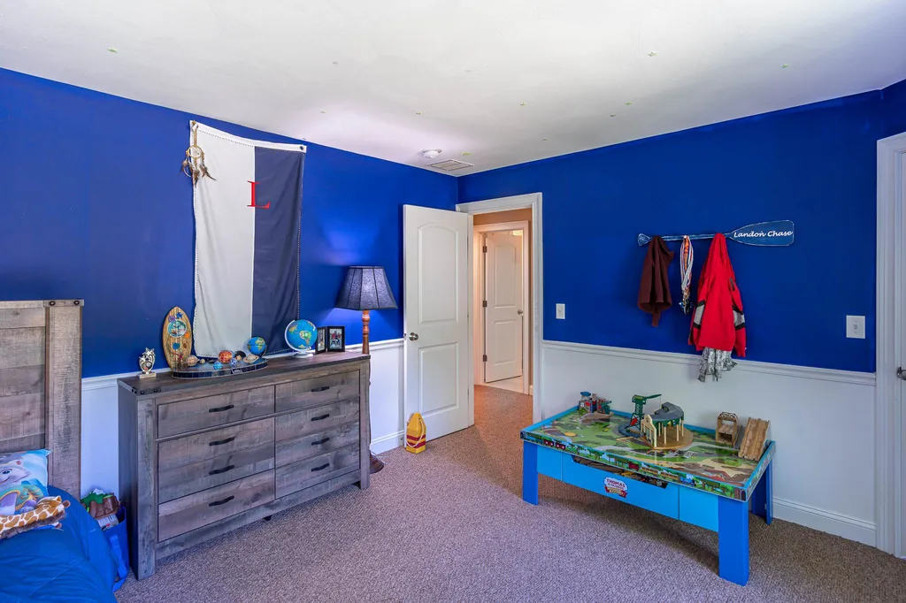 51 Hawthorne Drive Auburn NH 03032