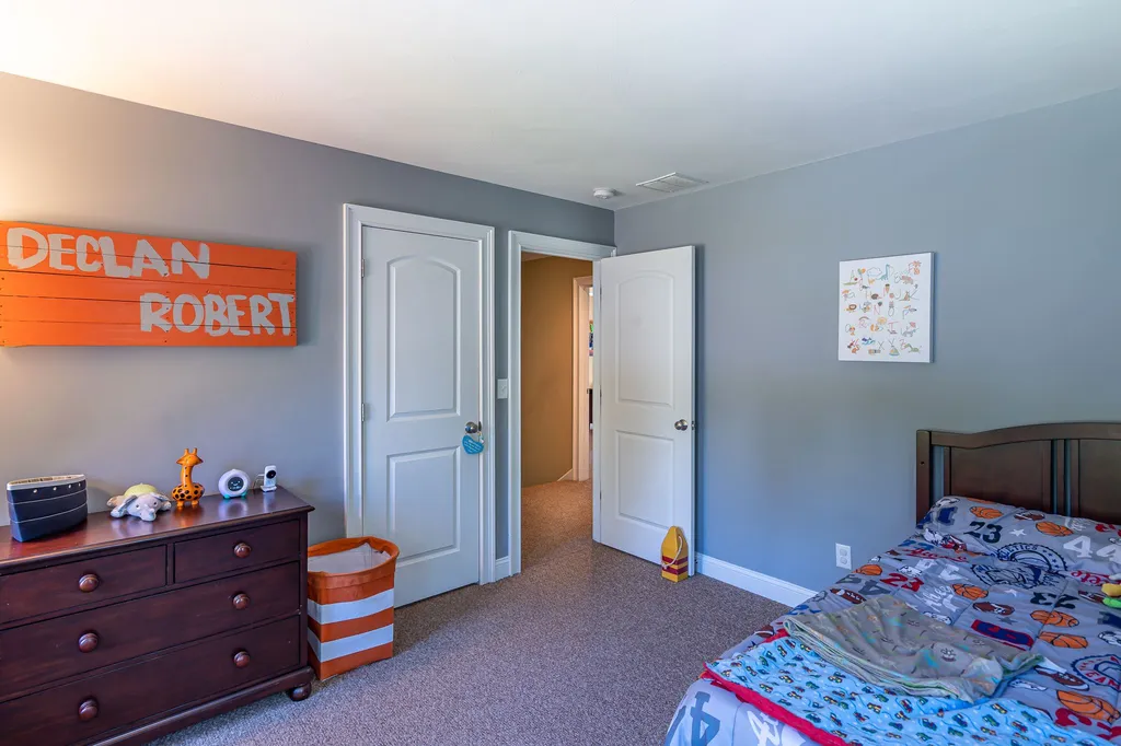 51 Hawthorne Drive Auburn NH 03032