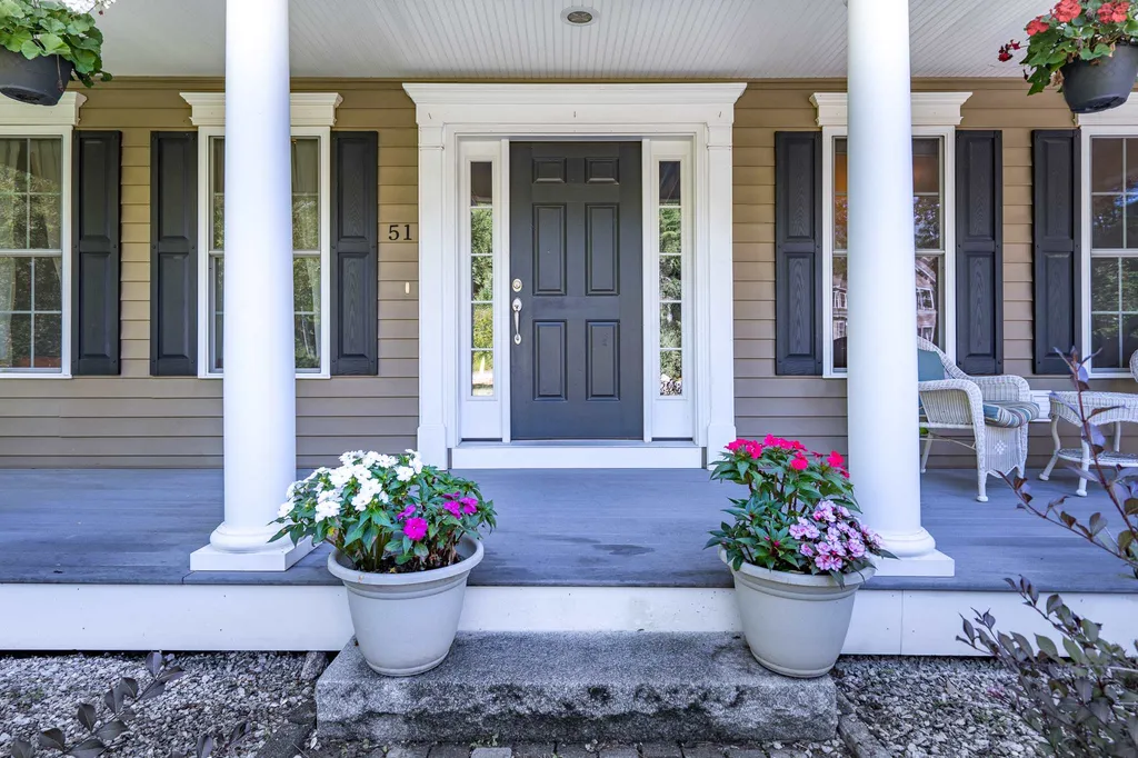51 Hawthorne Drive Auburn NH 03032