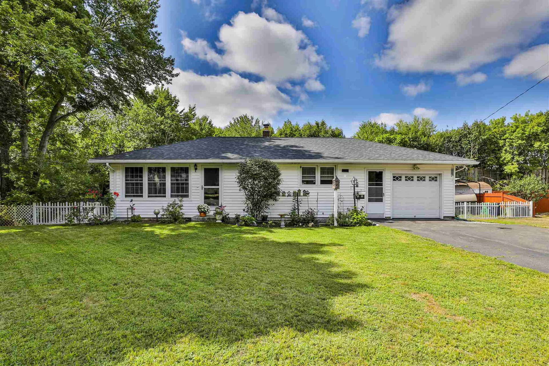 33 Alder Drive Nashua NH 03060