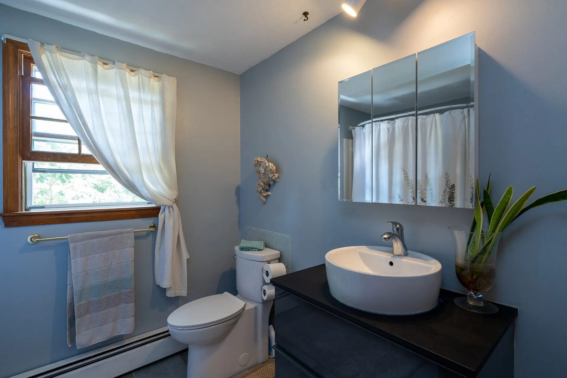 4 Royal Range Road Sandown NH 03873