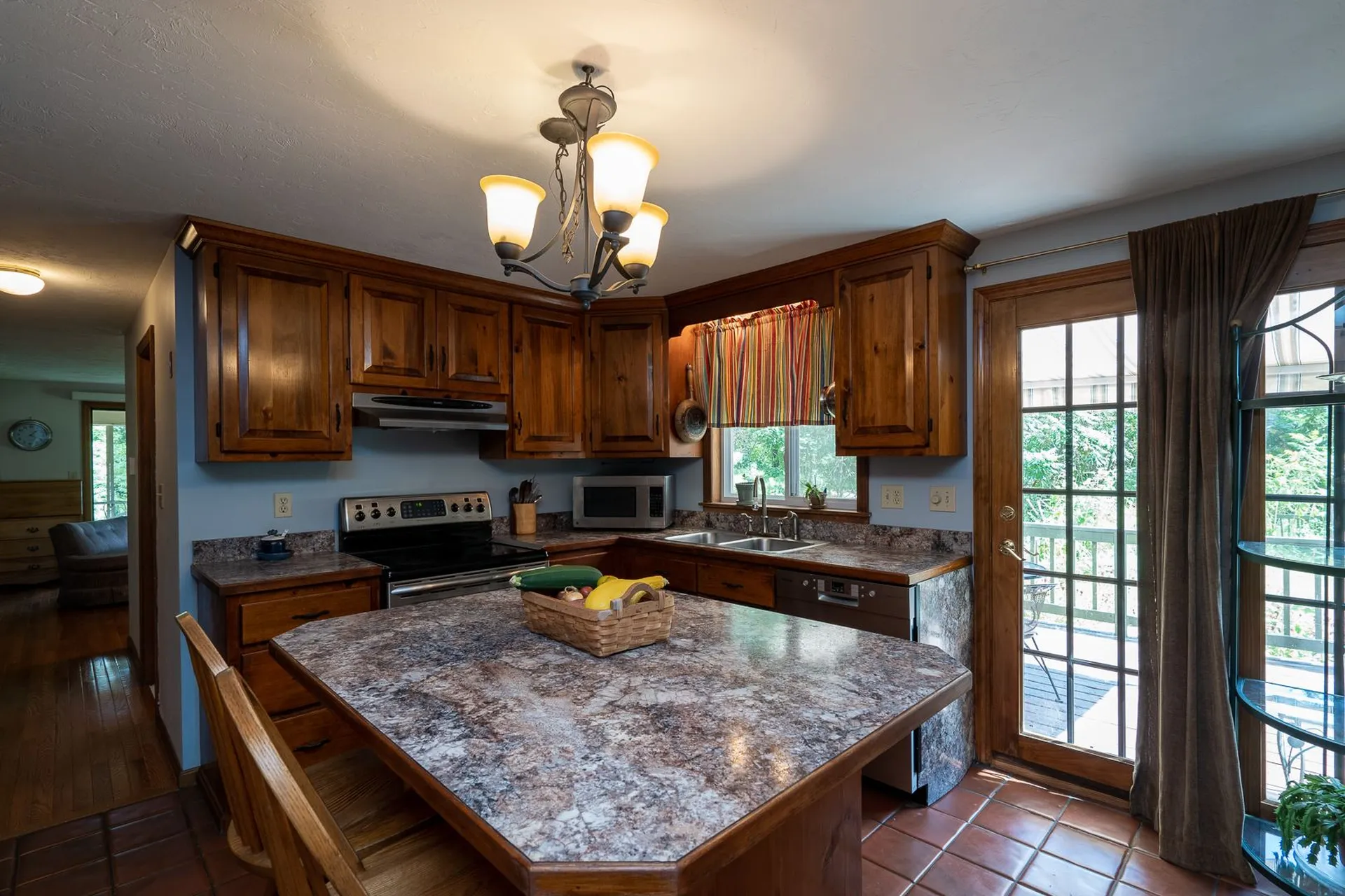 4 Royal Range Road Sandown NH 03873