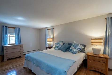 4 Royal Range Road Sandown NH 03873