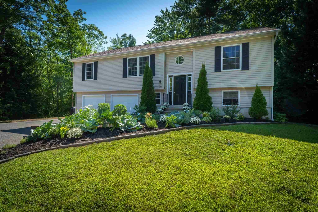 10 Greenbriar Drive Eliot ME 03903