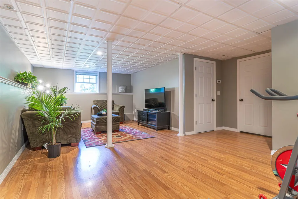 10 Greenbriar Drive Eliot ME 03903