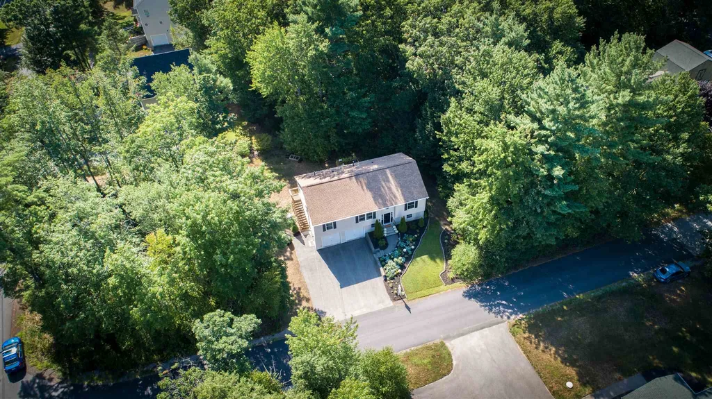 10 Greenbriar Drive Eliot ME 03903