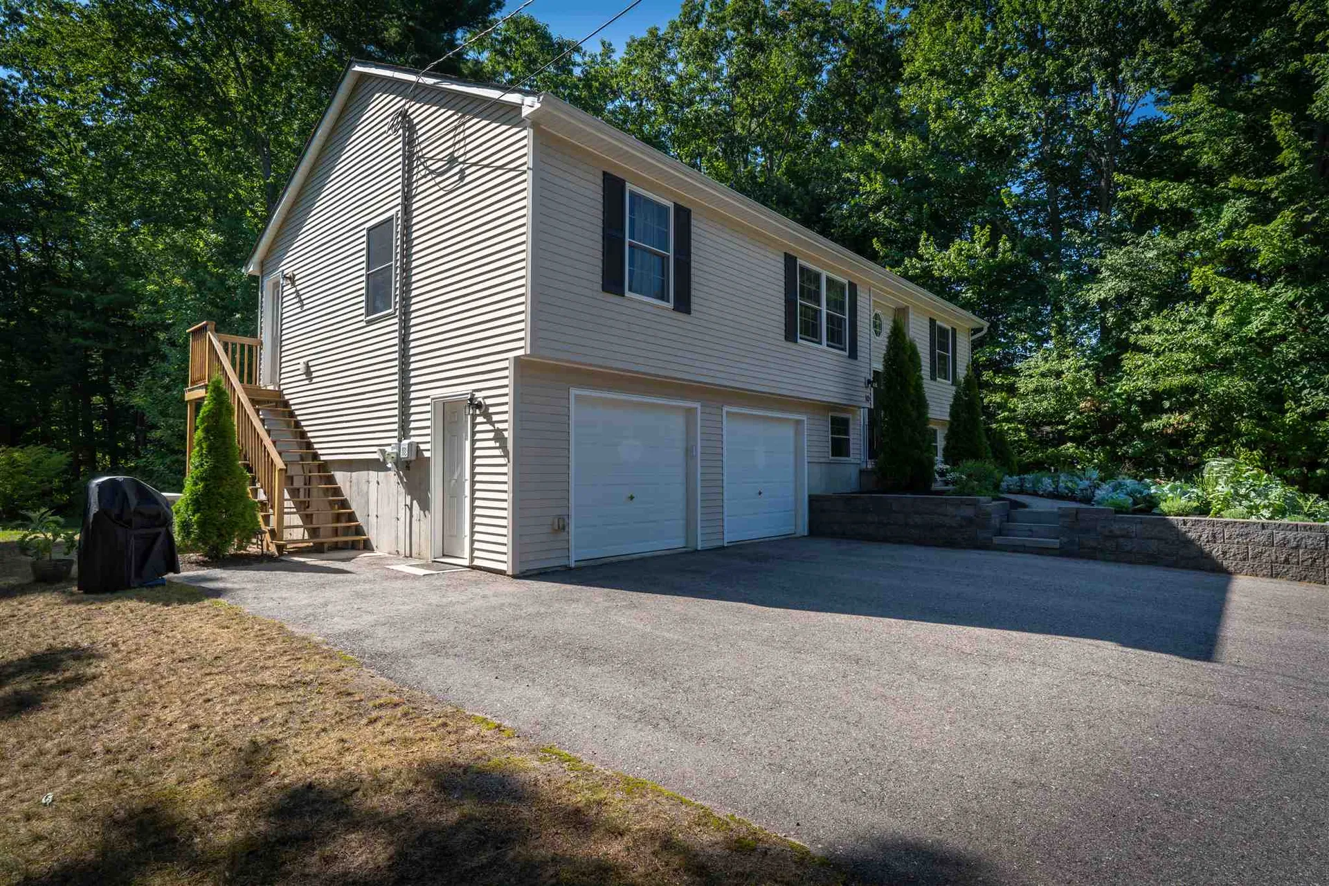 10 Greenbriar Drive Eliot ME 03903