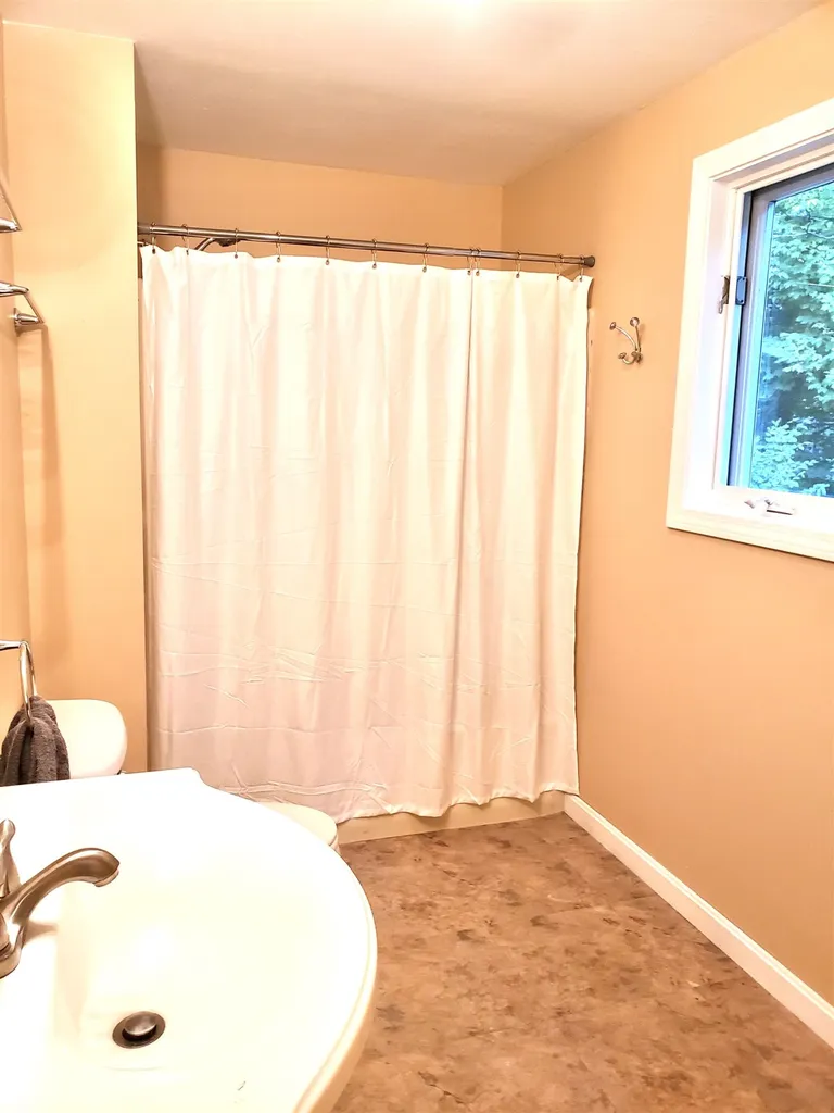 21 Knoll Road Wolfeboro NH 03894