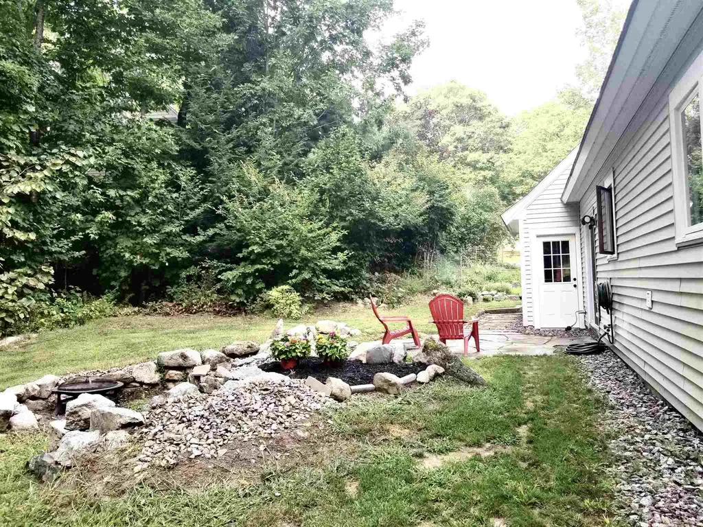 21 Knoll Road Wolfeboro NH 03894
