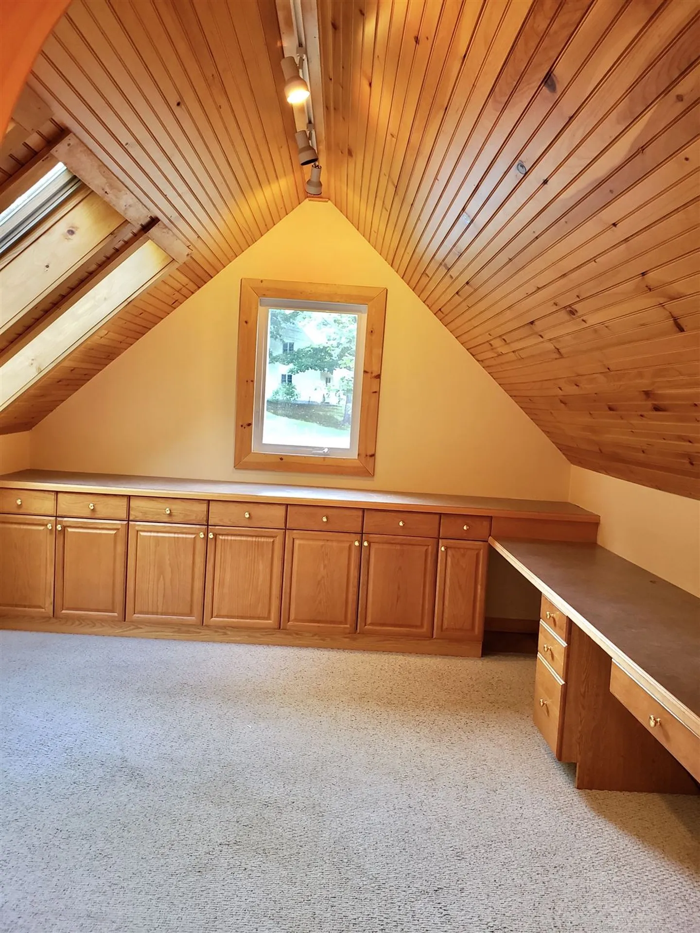 21 Knoll Road Wolfeboro NH 03894