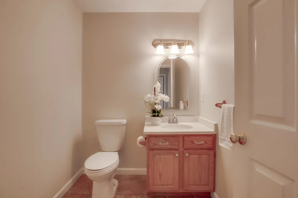 3 Osgood Street Windham NH 03087