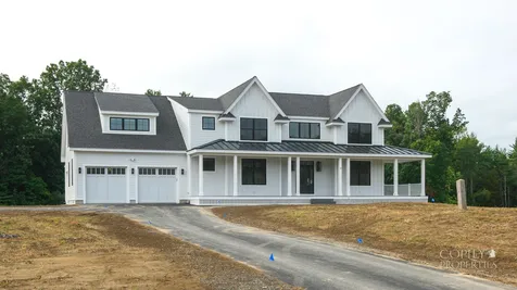 15 Treat Farm Road Stratham NH 03885