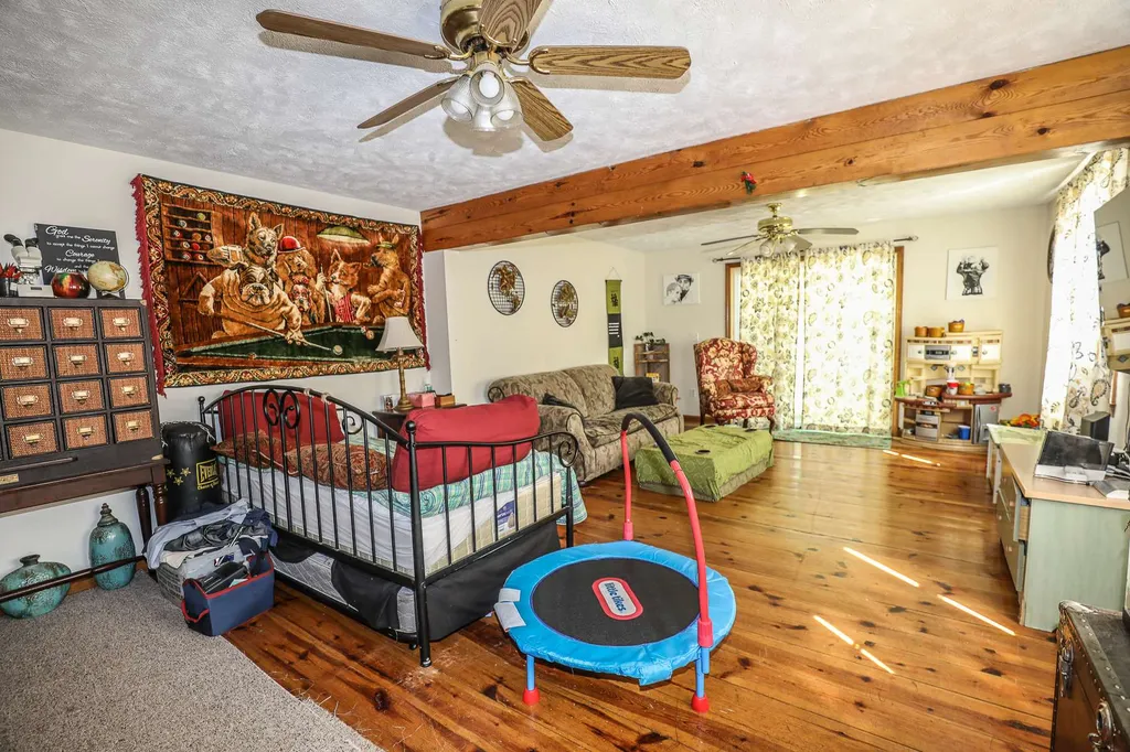 59 Elm Street Goffstown NH 03045