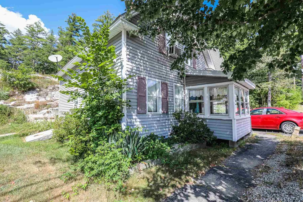 59 Elm Street Goffstown NH 03045