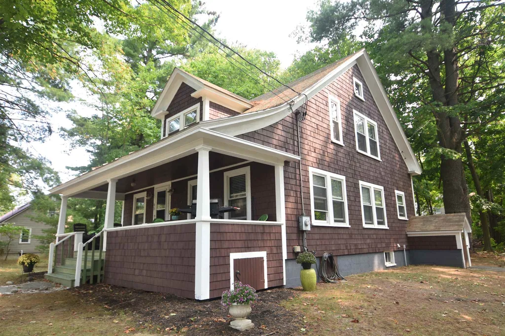 22 Harding Street Rochester NH 03867