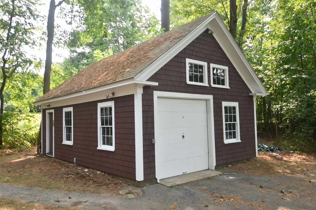 22 Harding Street Rochester NH 03867