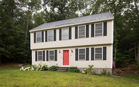 45 Holts Point Road Sandown NH 03873