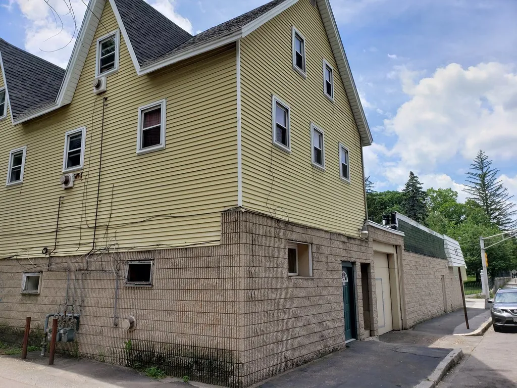 159 Auburn Street Manchester NH 03103