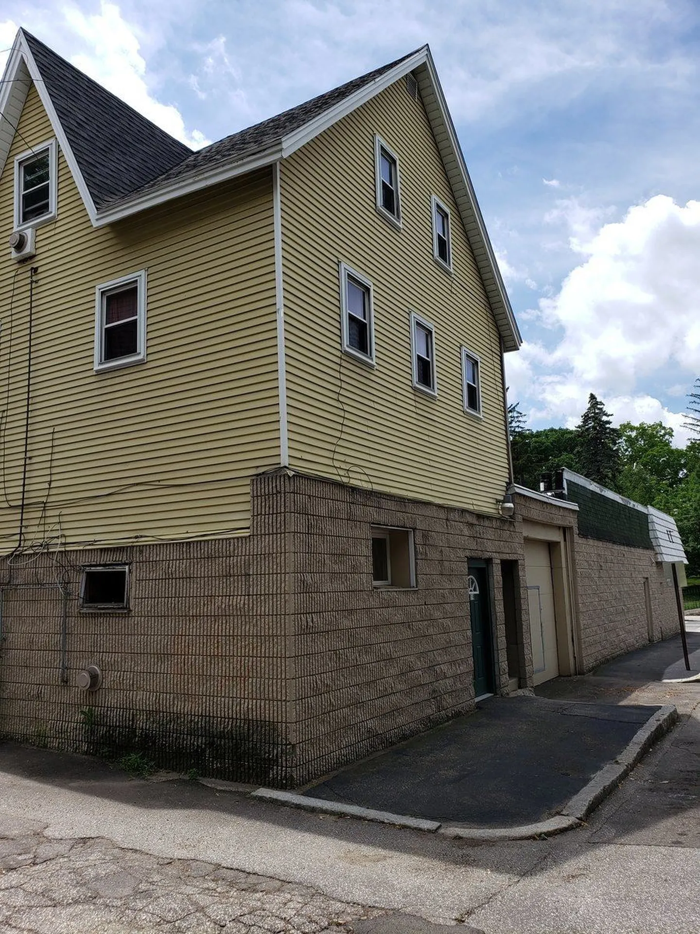 159 Auburn Street Manchester NH 03103