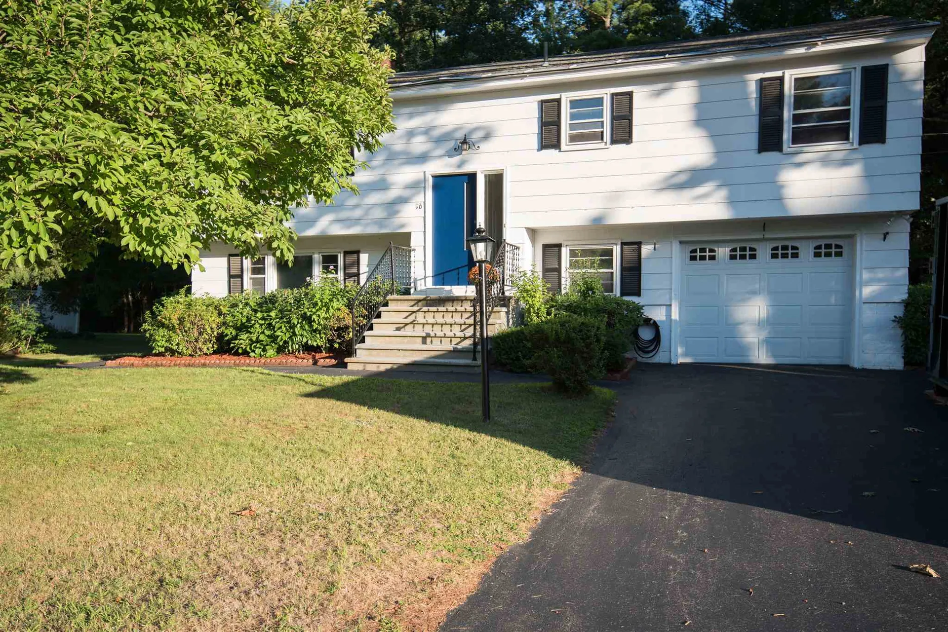 16 Garrison Road Salem NH 03079-3932