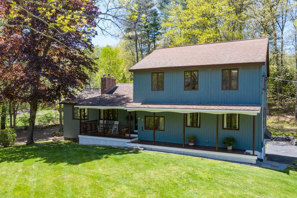5 Castle Hill Road Pelham NH 03076