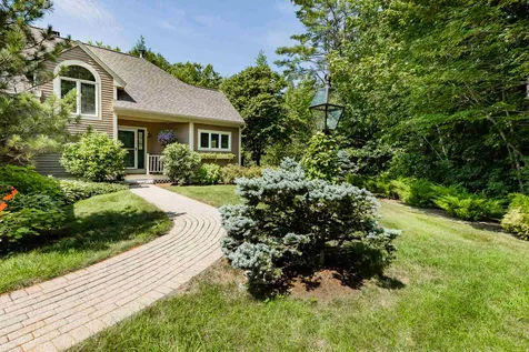 17 Berrill Farms Lane Hanover NH 03755