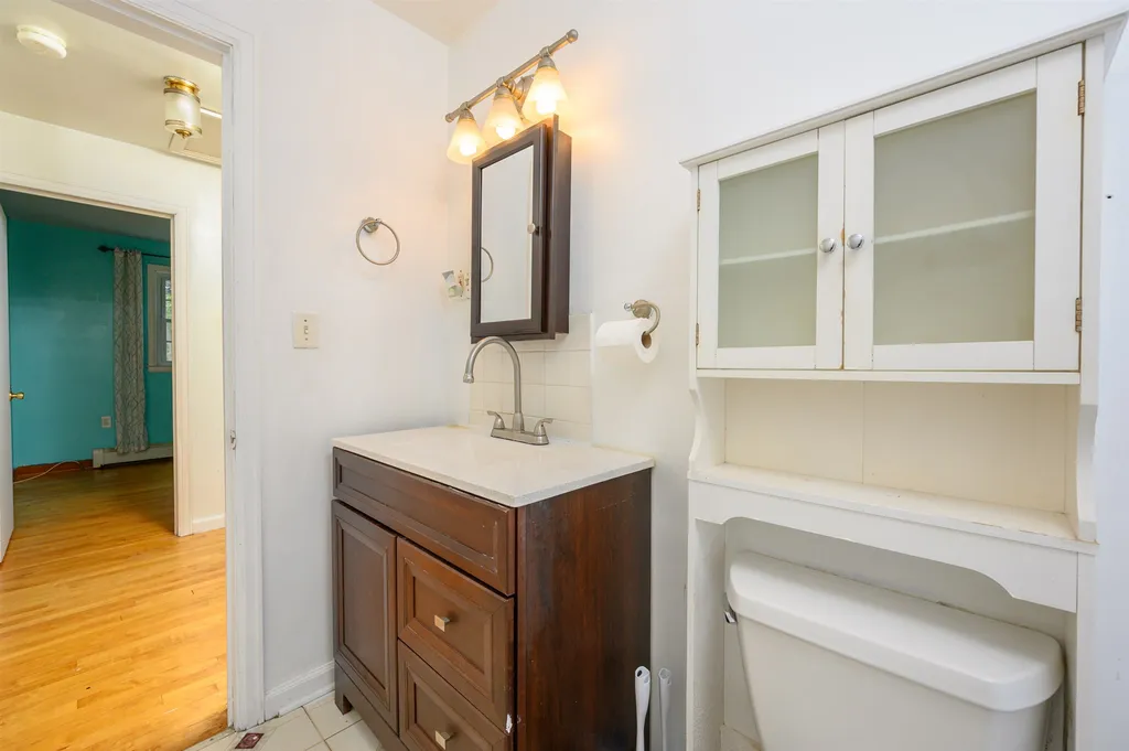 34 Edgemoor Drive Burlington VT 05408