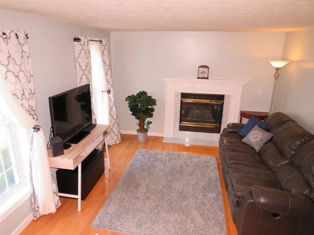 18 Independence Lane Manchester NH 03104-4790