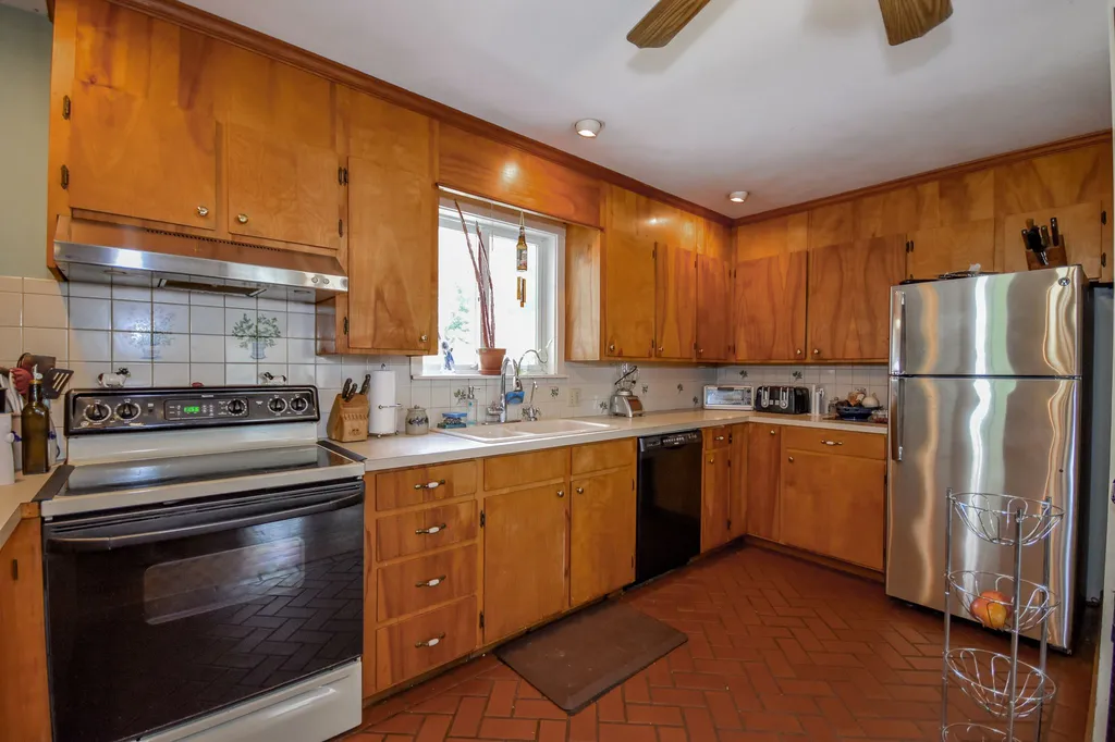 581 Tolend Road Dover NH 03820
