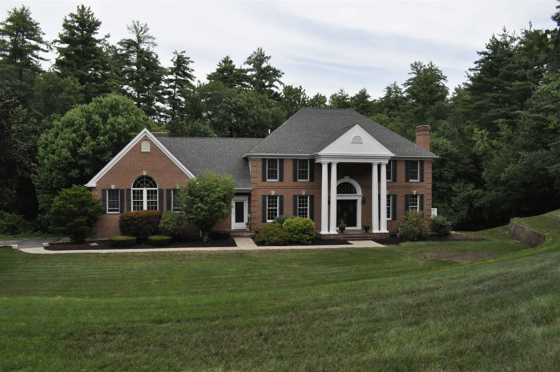 47 Oak Drive Bedford NH 03110