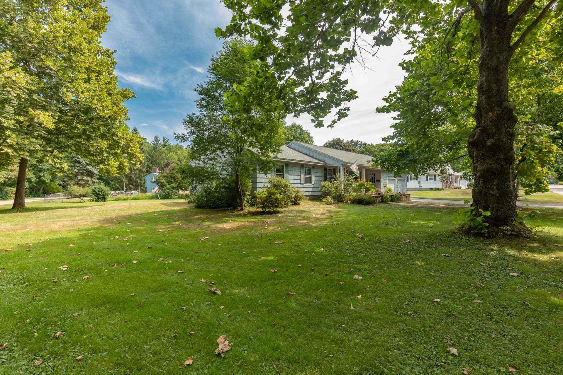 11 Woodlawn Avenue Hampton Falls NH 03844-2124
