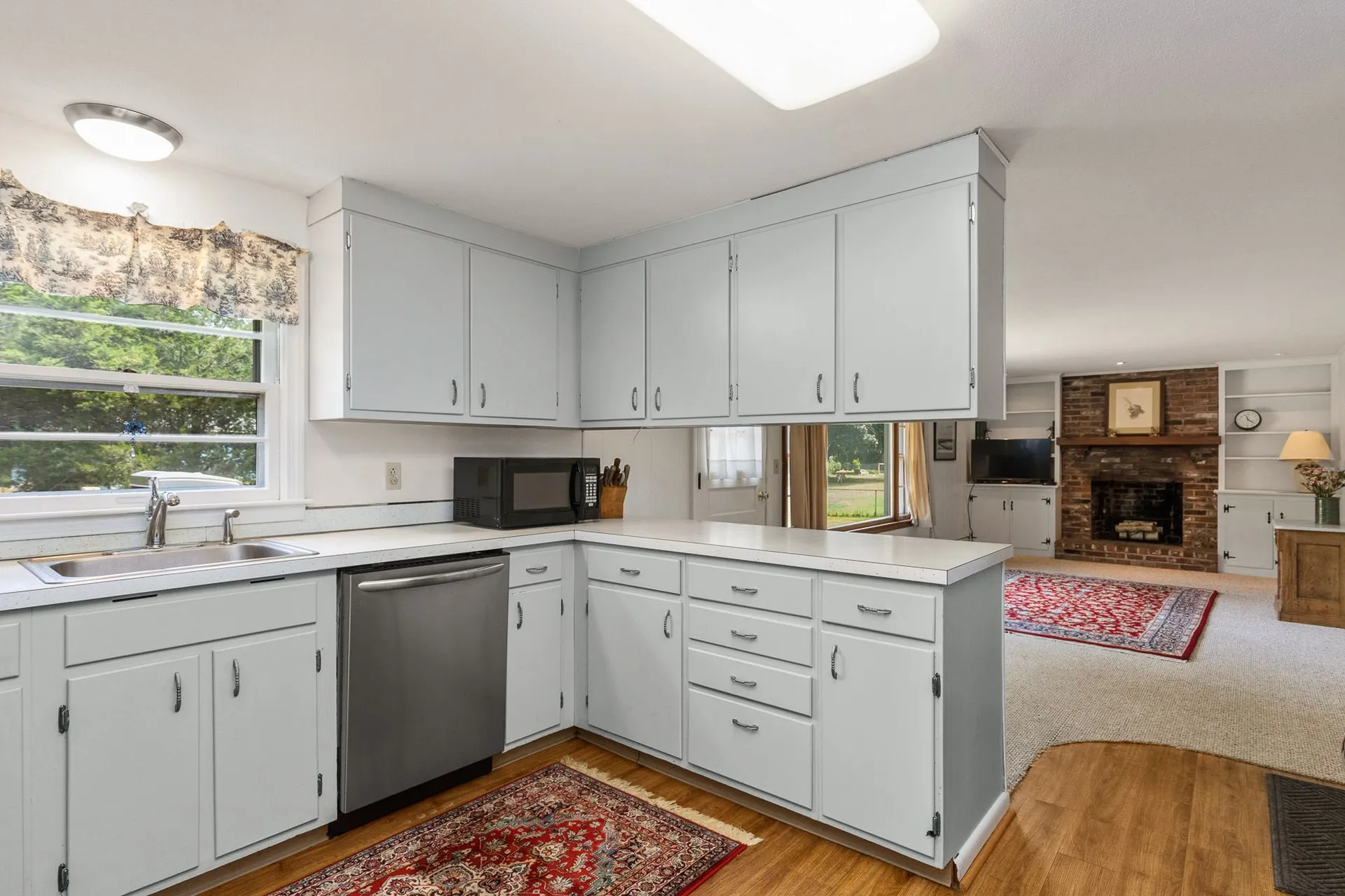 11 Woodlawn Avenue Hampton Falls NH 03844-2124