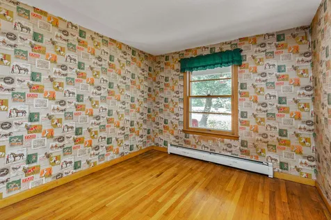 11 Woodlawn Avenue Hampton Falls NH 03844-2124